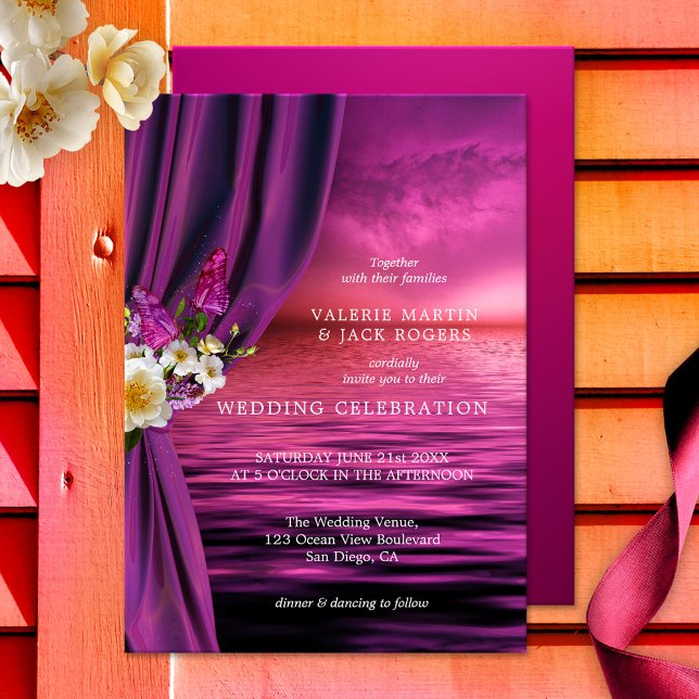 Invitación a la boda púrpura de mariposa mágica (A whimsical bohemian wedding invitation featuring an ocean in purple with romantic roses)