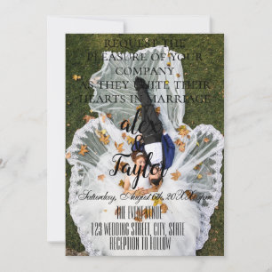 Invitación a la boda romántica con pareja fotográf