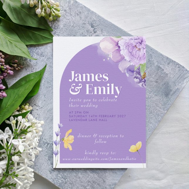 Invitación a la boda romántica con peones morados (Add a pop of purple peonies to your wedding look)