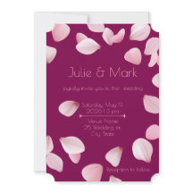 Invitación a la boda romántica de Petales rosados 