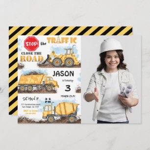 Invitación a la construcción amarilla y negra con