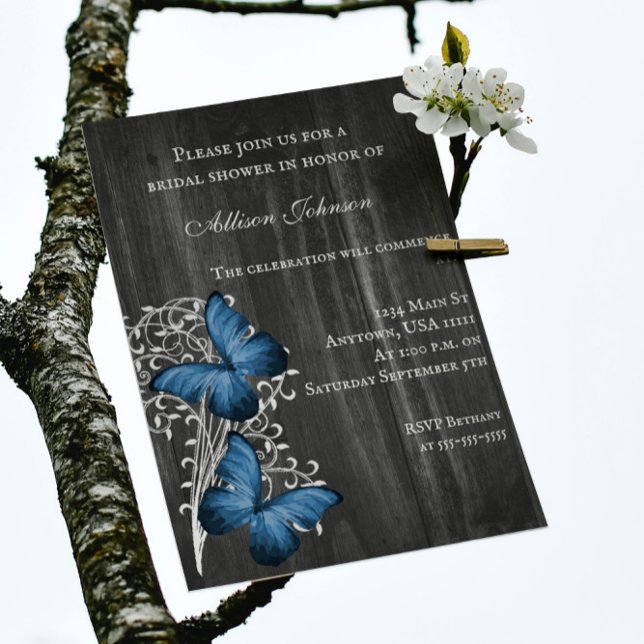 Invitación a la ducha con mariposa azul rústica (Blue Rustic Butterfly Bridal Shower Invitation)
