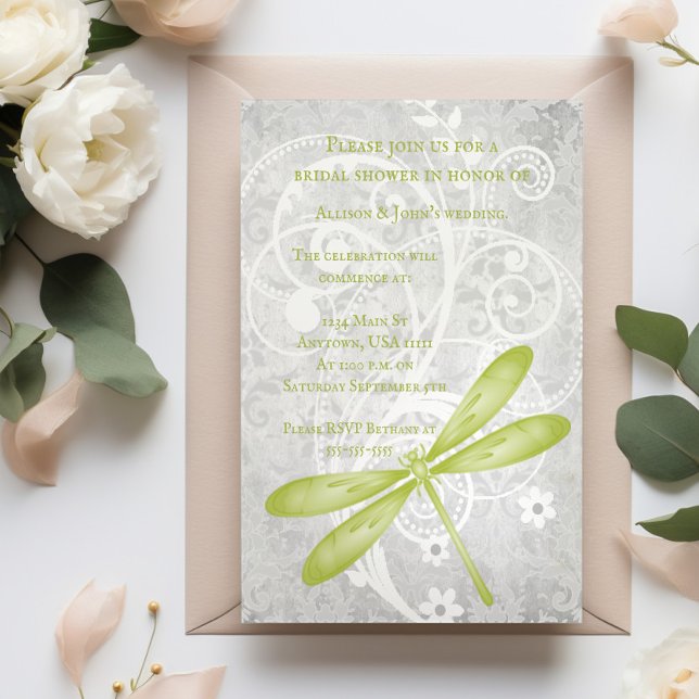 Invitación a la ducha de novia con libélula verde (Green Dragonfly Bridal Shower Invitation)