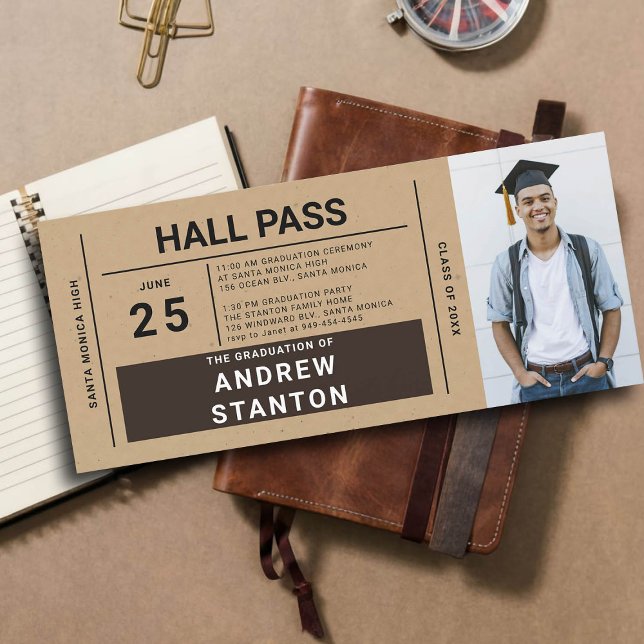 Invitación a la escuela secundaria Hall Pass Grad  (boys graduation party ideas high school hall pass unique personalized invites brown craft paper)