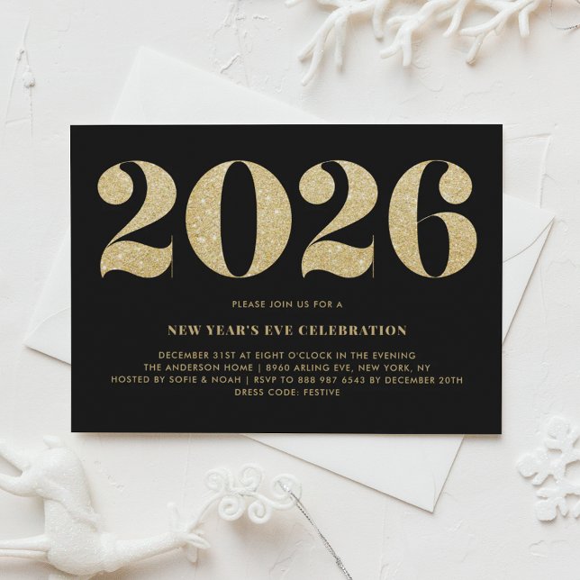 Invitación a la fiesta de Año Nuevo 2018 de Purpur (Customizable 2026 New Year's Eve party invitation featuring faux gold glitter on black background.)