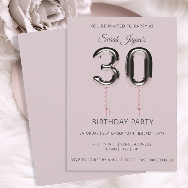 Invitación a la fiesta de cumpleaños 30 del globo  (Happy Birthday! If you're celebrating your 30th, here's a blush pink & silver party invitation)