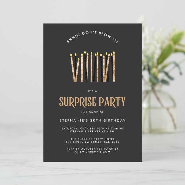 Invitación a la fiesta de cumpleaños con sorpresa  (Anverso de pie)