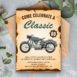 Invitación a la fiesta de cumpleaños de adultos pa<br><div class="desc">Invite a sus huéspedes con esta fiesta de cumpleaños vintage que incluye una hermosa motocicleta vintage y una tipografía retro con un fondo de pergamino. Simplemente agregue los detalles de su evento en esta plantilla fácil de usar para convertirla en una invitación única. Voltea la tarjeta para mostrar una textura...</div>