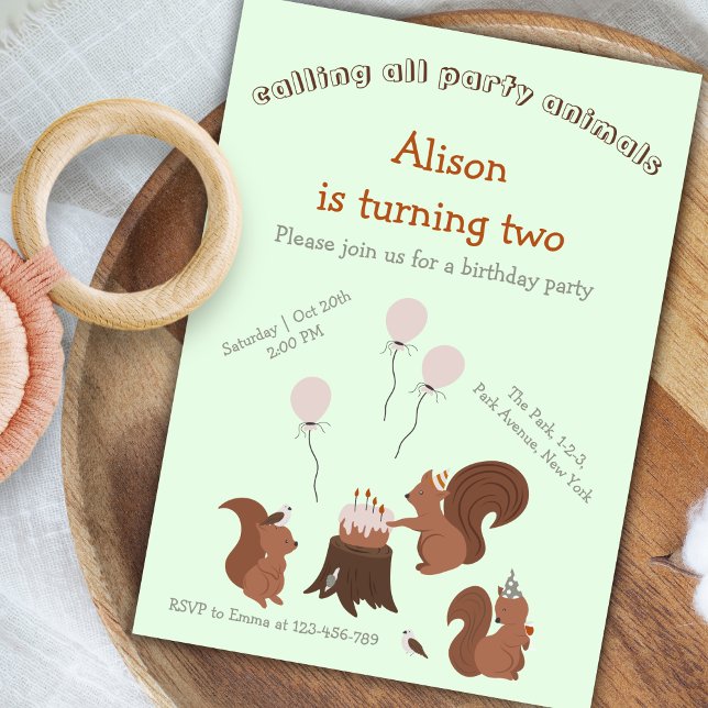Invitación a la fiesta de cumpleaños de fiesta Ani (Party animal birthday invitation, featuring squirrels, going nuts with a cake and balloons. )
