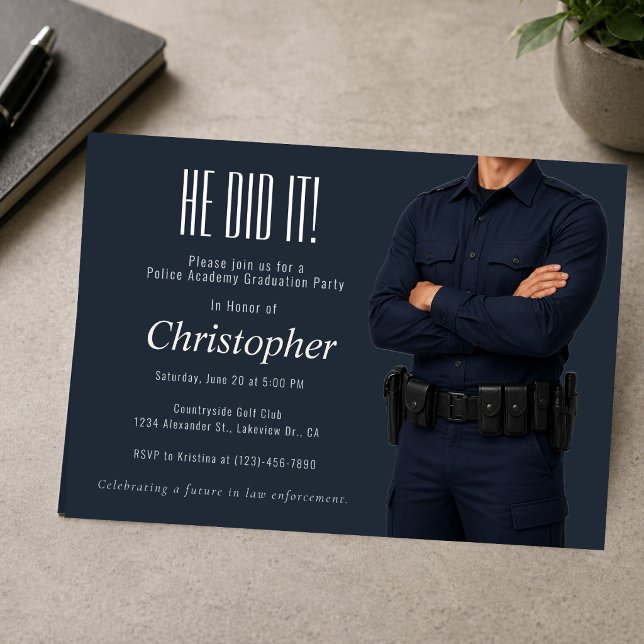 Invitación a la Fiesta de Graduación de la Academi (Police academy graduation party invitation with modern navy masculine design)