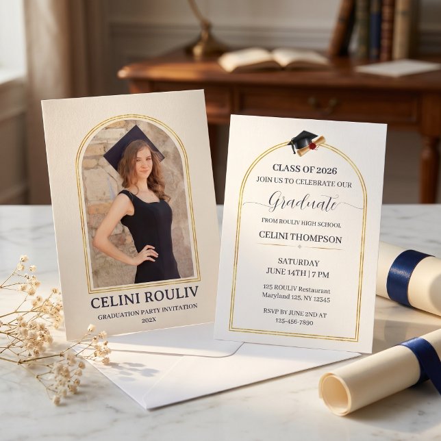 Invitación a la Fiesta de Graduación de la Foto de (Elegant Arch Photo Graduation Party Invitation class  of 2026)