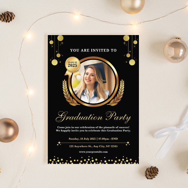 Invitación a la fiesta de graduación elegante de c (Black & Gold Elegant Graduation Party Invitation)