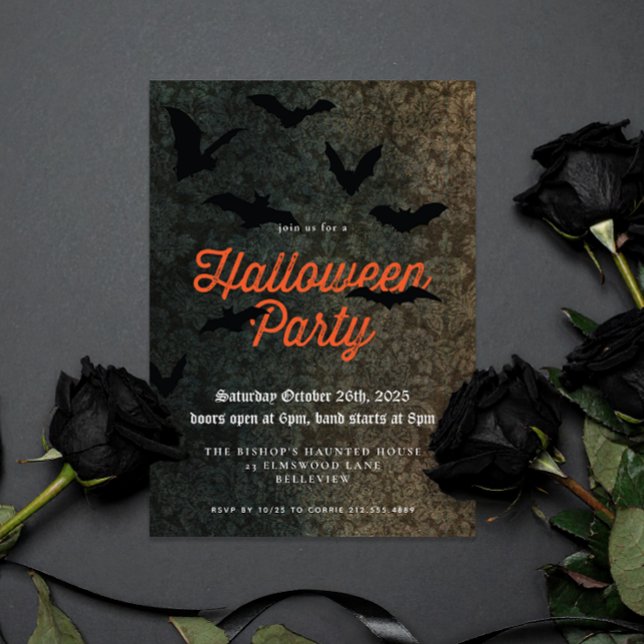 Invitación a la fiesta de Halloween de Dark Damask (Dark damask pattern with black bats and orange vintage style text Halloween party invitation)
