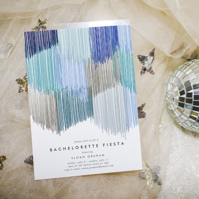 Invitación a la fiesta de la Bachelorette de Blue  (Blue modern fringe bachelorette party invitation.)