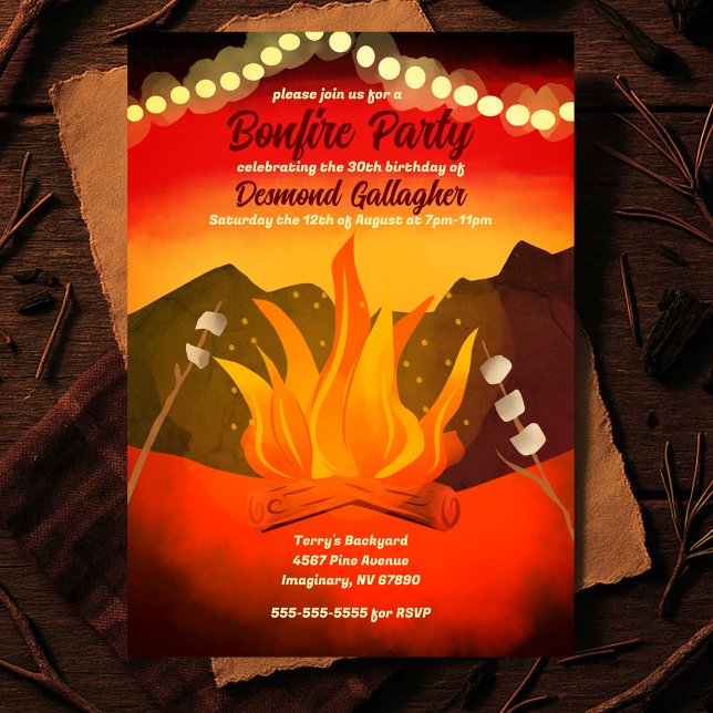 Invitación a la fiesta de la hoguera del patio tra (Sunset Backyard Bonfire Party Invitation
)