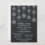 Invitación a la fiesta de Navidad en Chalkboard<br><div class="desc">Chalkboard copos de nieve,  cena de feriado, Invitación a fiesta de feriado de Navidades</div>