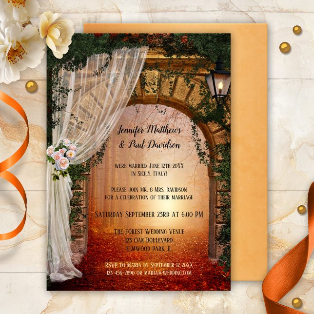 Invitación a la fiesta de posboda forestal encanta (After wedding party invitation featuring a gate leading to a mystical light in the enchanted forest)