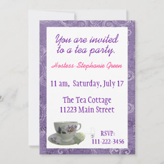 Invitación a la fiesta del té con flores moradas