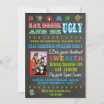 Invitación a la foto de Chalkboard Navidades feos<br><div class="desc">Fiesta de Navidades suéteres fúnebres y super divertido hecho en un estilo de pizarra. Letrería moderna, luces Navidades y sudaderas feas sobre un fondo de pizarra. Simplemente reemplace la foto mostrada aquí con su foto y ajuste para que encaje. Si necesitas que prepare la invitación, por favor contáctame. Ilustracion dibujado...</div>