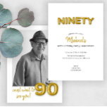 Invitación a la foto de cumpleaños 90 del Globo de<br><div class="desc">Celebra noventa años increíbles con esta elegante invitación a la fotografía de 90 cumpleaños con globo de oro. Con "NINETY" en negritas letras en globo de Relieve metalizado de oro y un espacio para una foto personalizada, este diseño atemporal es perfecto para honrar una vida bien vivida. Personalizar el nombre,...</div>