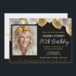 Invitación a la foto de oro y negro 90 cumpleaños<br><div class="desc">Elegantes globos de purpurina de oro y plata en la parte superior. Todo el texto es ajustable y fácil de cambiar para sus propias necesidades fiestas. Excelente elegancia guardar el diseño de la plantilla de la fiesta de cumpleaños. en cualquier año,  la edad puede cambiarse</div>