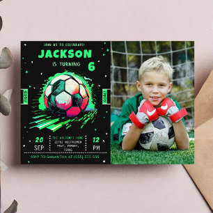 Invitación a la foto del cumpleaños neón de fútbol