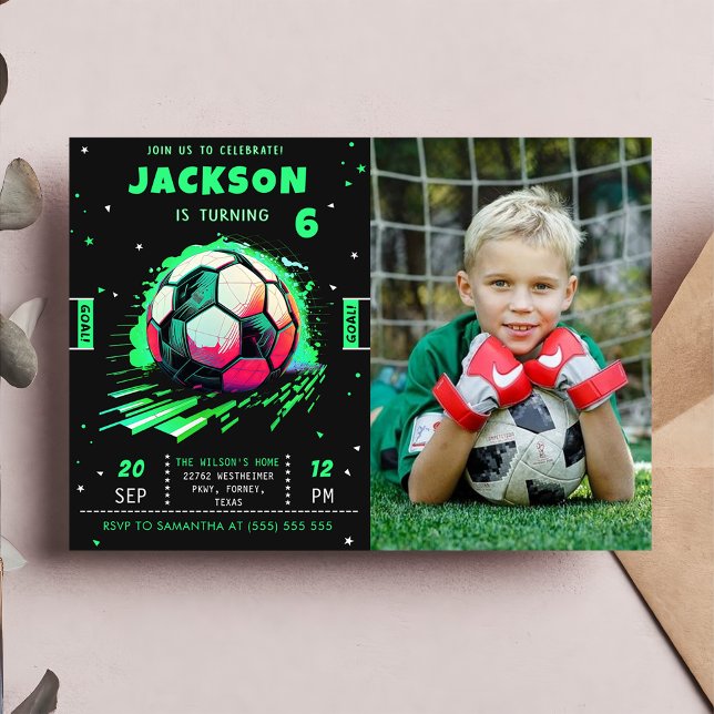 Invitación a la foto del cumpleaños neón de fútbol (Subido por el creador)