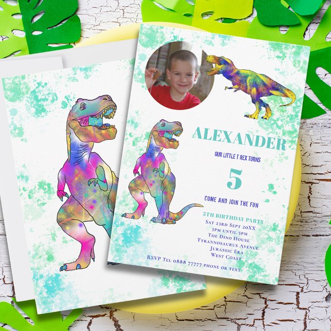Invitación a la fotografía de cumpleaños de Dinosa (Dinosaur colorful T-Rex 5th birthday party invitation with photo template )