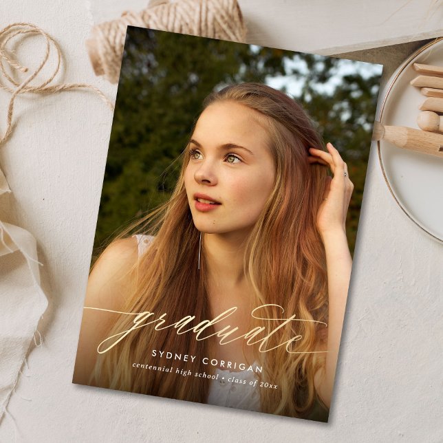 Invitación a la fotografía de la escritura de grad (Subido por el creador)