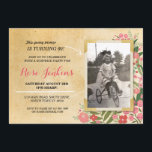 Invitación a la intemperie floral de la fiesta de<br><div class="desc">Añade tu foto a esta invitación floral de estilo vintage. Agregue cualquier edad. Se incluye la impresión posterior.</div>