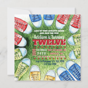 Invitación a la plaza de zapatos atléticos