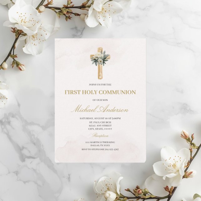 Invitación a la Primera Comunión con flores beige (Subido por el creador)