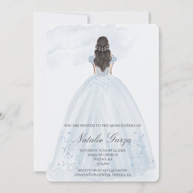 Invitación a la quinceañera de vestido azul claro (Anverso)