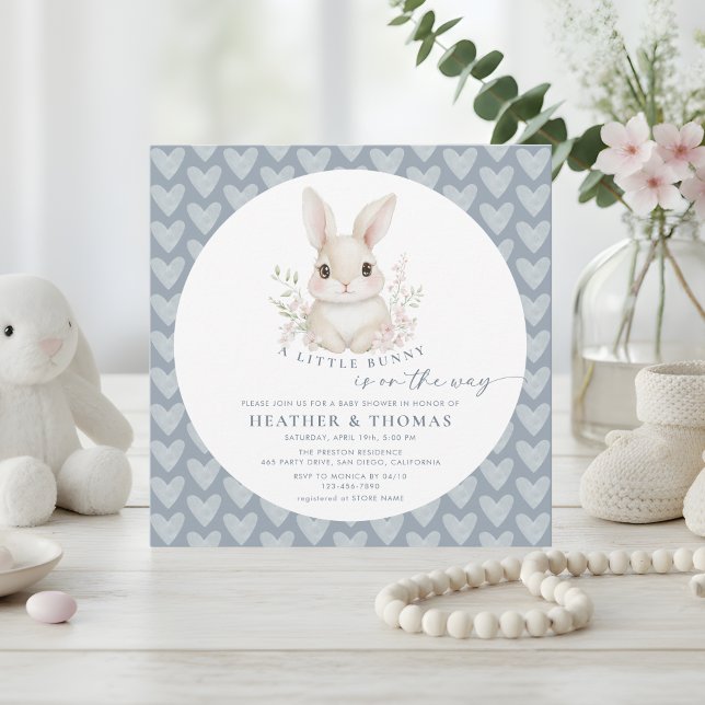 Invitación A Little Bunny Dusty Blue QR Code Baby Shower (Subido por el creador)