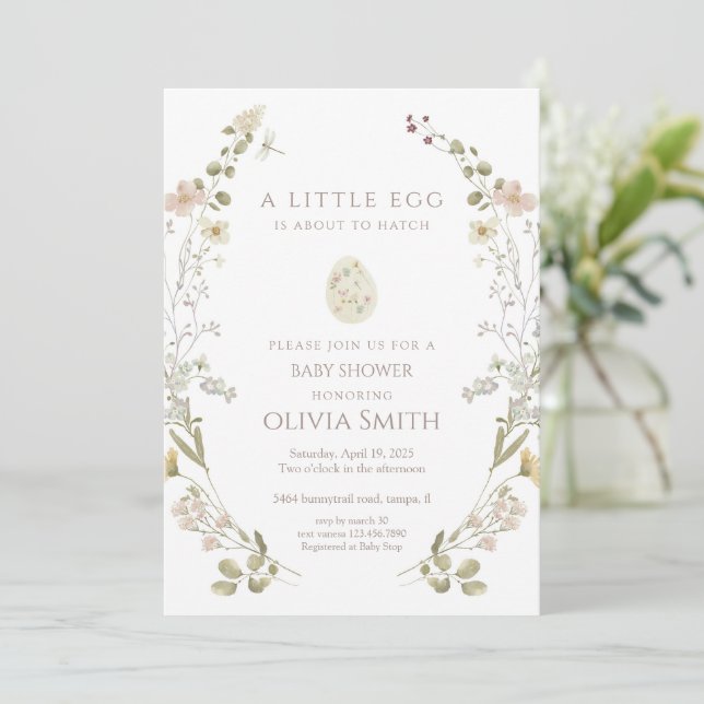 Invitación A Little Egg Is About To Hatch Baby Shower (Anverso de pie)