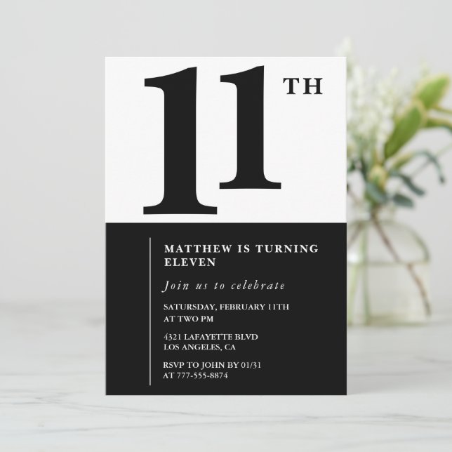 Invitación a los 11 años en blanco y negro Simple (Anverso de pie)