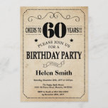 Invitación a los 60 años Retro de cosecha rústica<br><div class="desc">Invitación al cumpleaños número 60.Tipografía. Saludos a 60 años. Fondo Retro Rústico Vintage. Cumpleaños de adultos. Cumpleaños de hombres o mujeres. Invite a un niño o Chica Lady Teen Teenage Bday. 13a 15a 16a 18a 20a 30a 40a 50a 60a 70a 80a 90a 100a. Cualquier edad. Para más personalización, haga clic...</div>