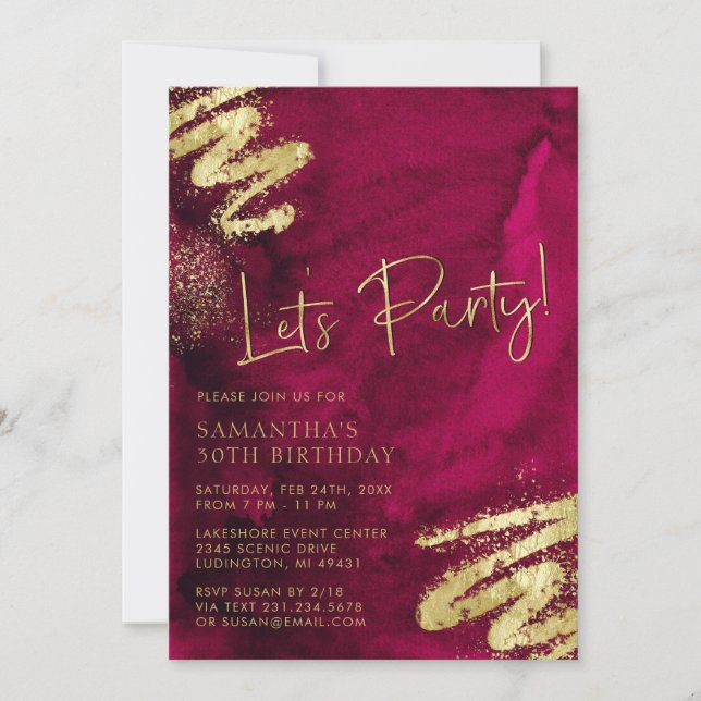Invitación a los cumpleaños maroon rojo y oro (Anverso)