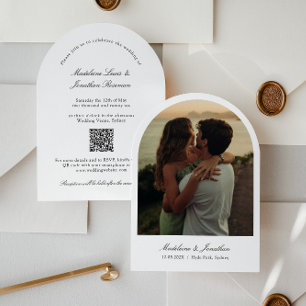 Invitación a matrimonio artístico con código QR y
