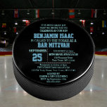 Invitación a Mitzvah de Hockey Puck Round Blue Bar<br><div class="desc">Estas invitaciones casuales a la moda son perfectas para cualquier celebración deportiva del Bar Mitzvah. Cada línea de texto es totalmente personalizable para decir lo que usted quiere! Encontrará productos de coordinación en la colección deportiva Bar Mitzvah.</div>