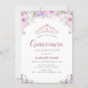 invitación a Quinceanera con flores de tiara púrpu
