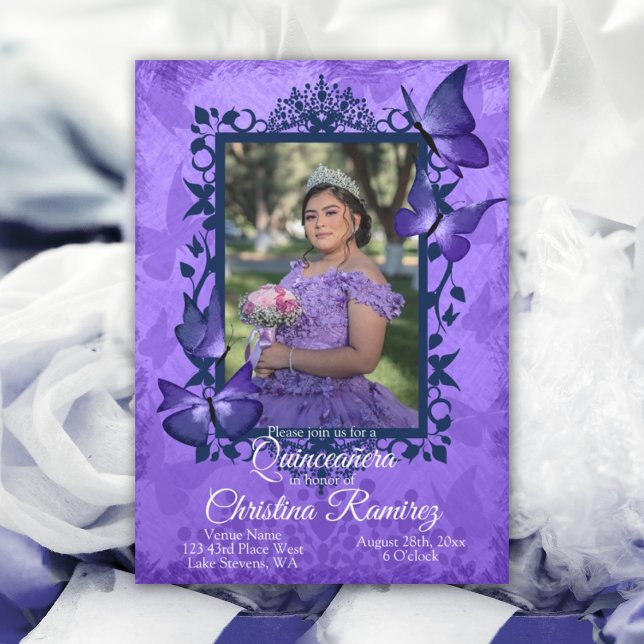 Invitación a Quinceanera con mariposa azul morada (purple navy blue quinceanera invitation butterflies decorative fancy frame border purple gown dress)