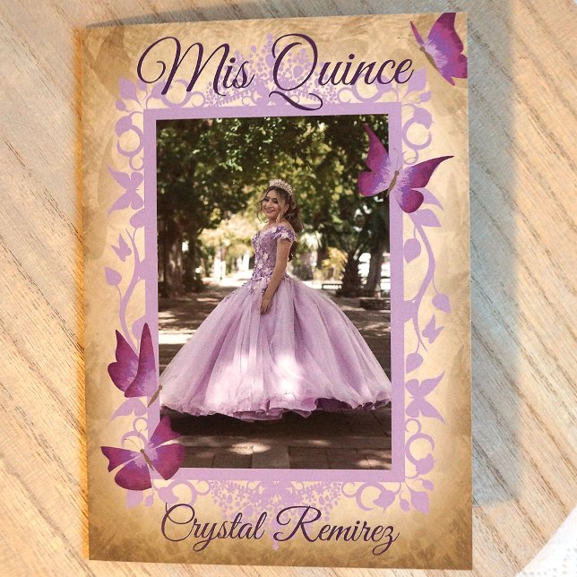 Invitación a Quinceanera de mariposas púrpura Lila (Light dusty purple quinceanera invitations with butterflies and decorative photo frame)