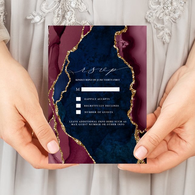 Invitación a RSVP de bodas de armas, borgoñas y or (Subido por el creador)