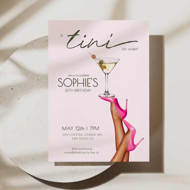 Invitación a un cumpleaños rosado Martini un poco  (A Tini Bit Older Martini Pink Birthday Invite)