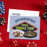 Invitación a un viaje de Bachelor Party personaliz<br><div class="desc">Personalizar tu propia tarjeta postal de invitación de soltero para un viaje a Las Vegas. Las invitaciones de postales personalizadas de Guay incluyen productos básicos de casino como un mazo de cartas, fichas de póquer y rueda de ruleta con Vegas Trip en escritura amarilla. Divertidas escapadas de juego para sus...</div>