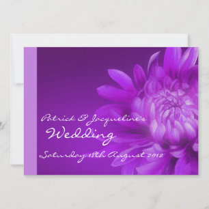 Invitación a una boda con flores moradas