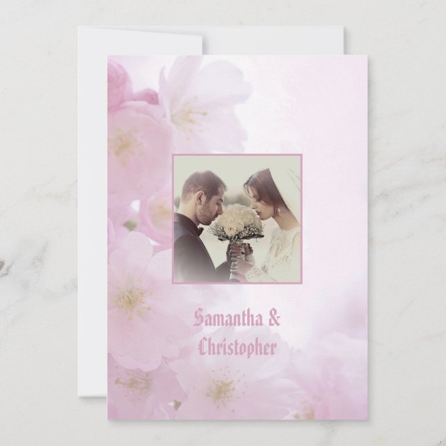 Invitación a una boda en un país de flores rosadas (Reverso)