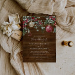 Invitación a una boda invernal con flores para Nav<br><div class="desc">Invitaciones a bodas de invierno rústicas con fondo de madera,  flores y follaje de acuarela festiva,  baubles de navidad rojo y dorado y una elegante plantilla de boda que es fácil de personalizar.</div>