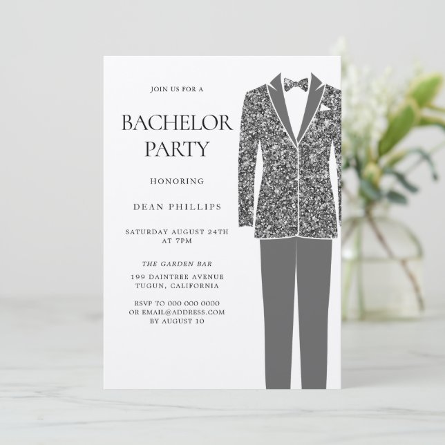 Invitación a una fiesta de bachillerato con traje  (Anverso de pie)